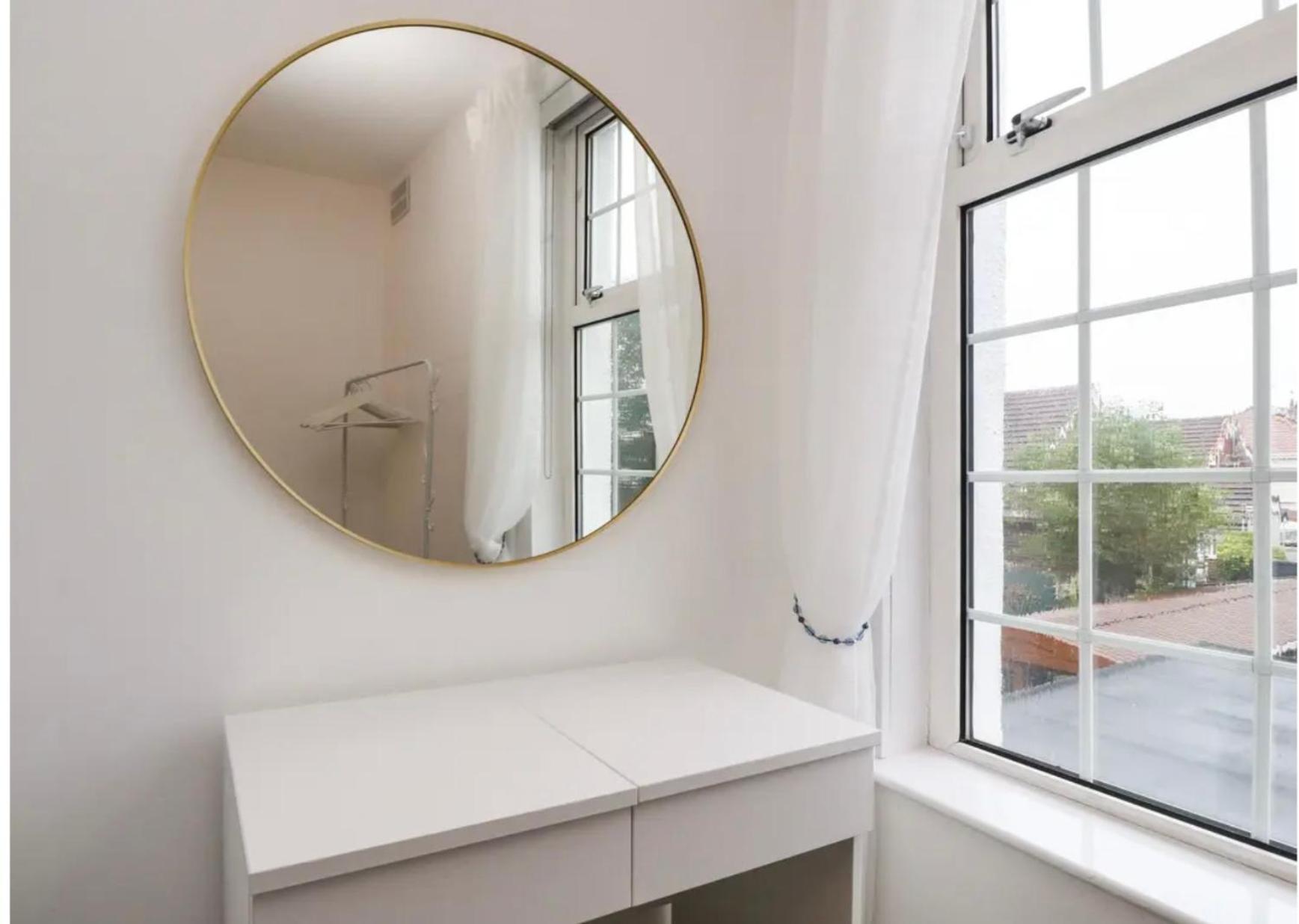 Kitty - 3 Bedroom - Warm And Welcoming - Sleeps 5 - Blackpool