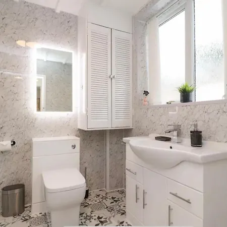 Kitty Cottage - 3 Bedroom - Warm And Welcoming - Sleeps 5 - Blackpool Exterior foto